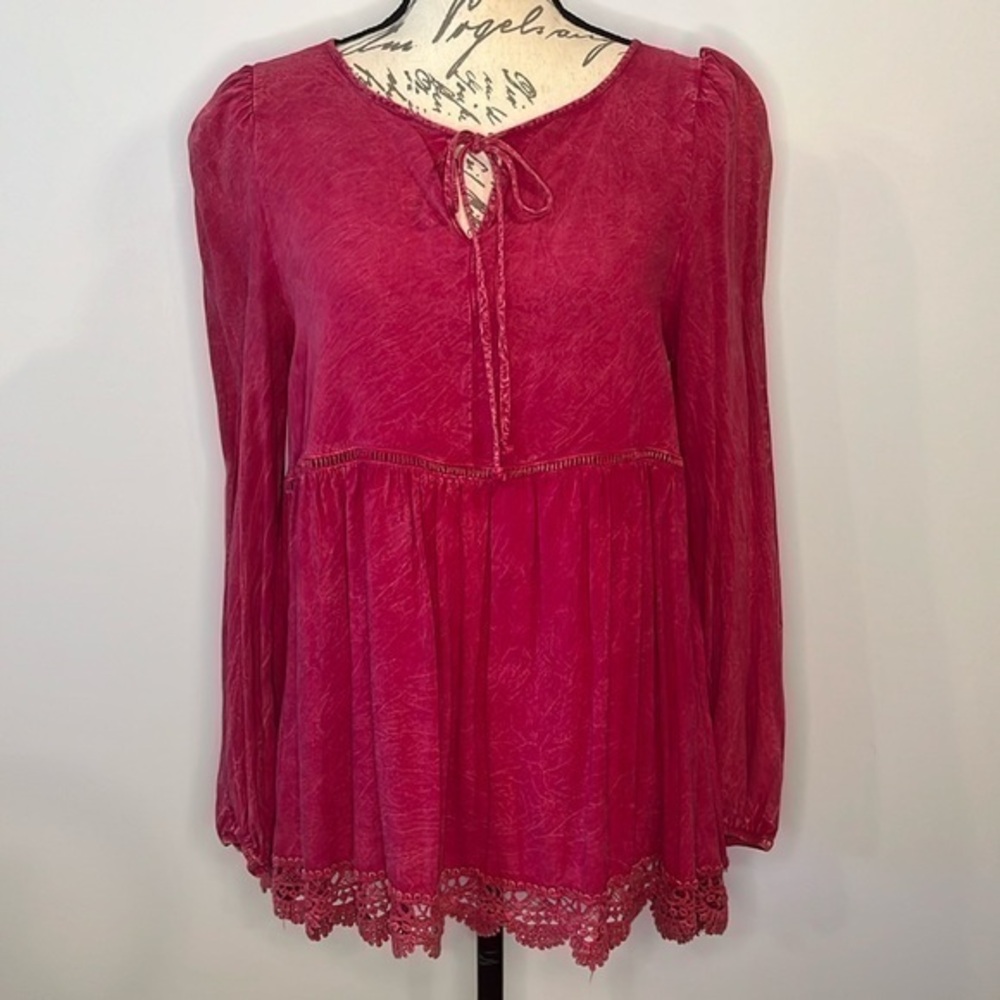Altar’d State peasant top with crochet lace hem XS